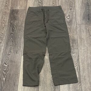 The North Face Women’s size 6 Dark Olive Khaki Cargo Pants Active Hiking